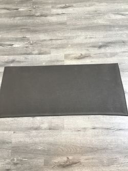 Kitchen floor mats new!!! Size is approximately 20X 45 “