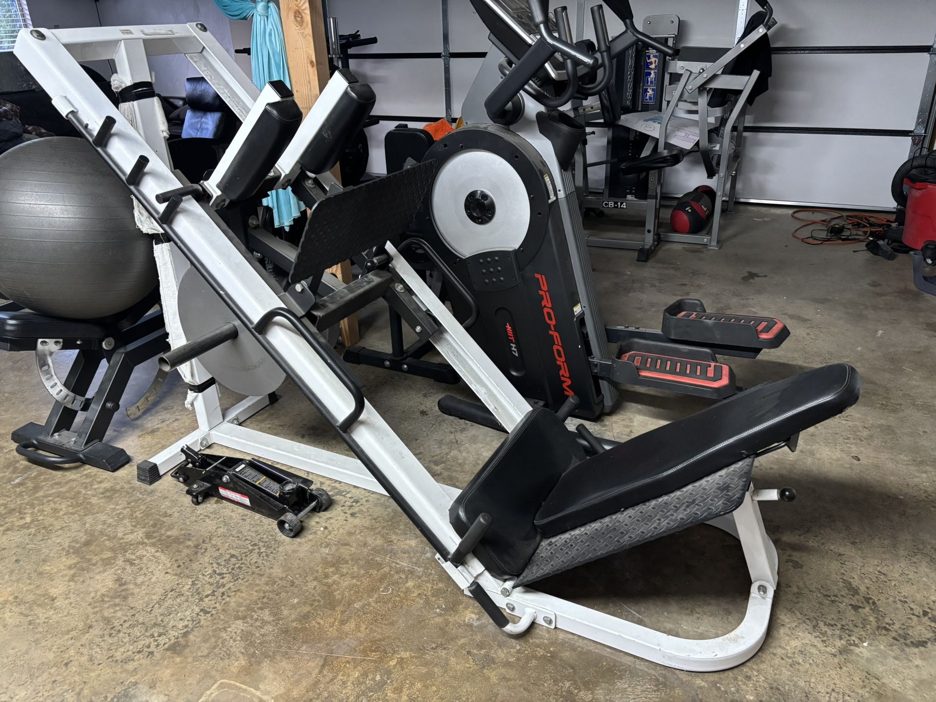 Leg Press Hack Squat Machine