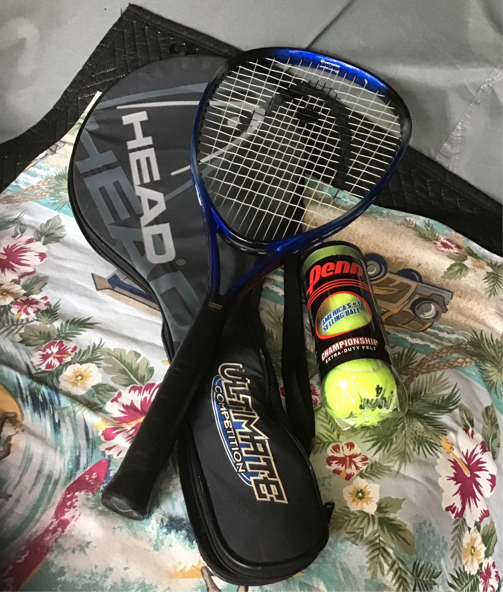 Head tennis racket with carry bag
