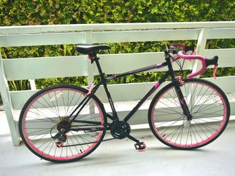 🚴‍♀️ Black & Pink Road Bike — Lightweight, Fast & Ready to Ride!