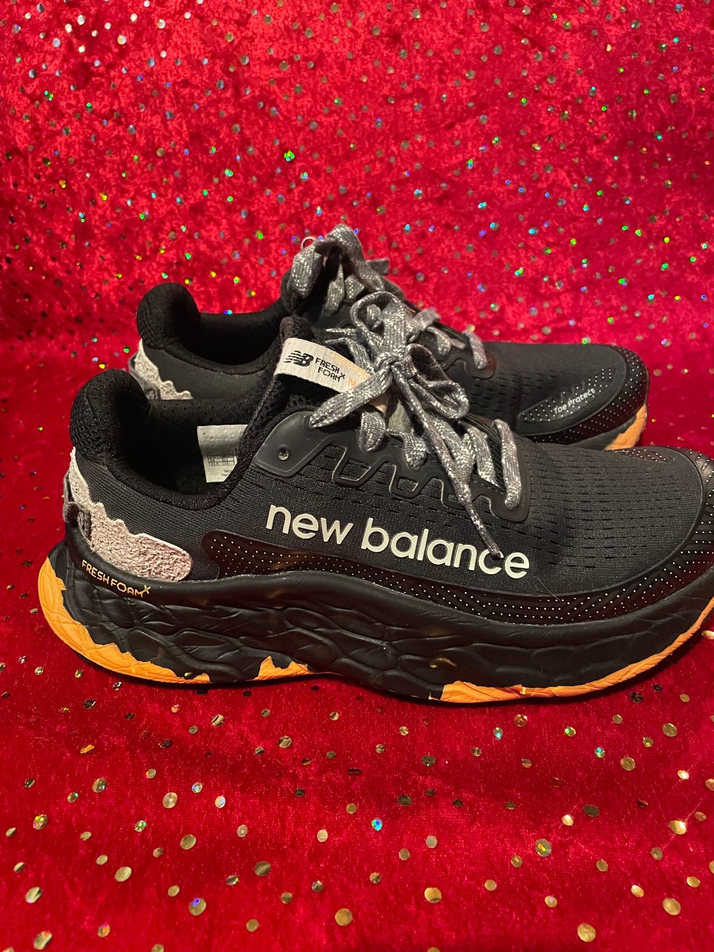 NEW BALANCE SHOES SIZE 8