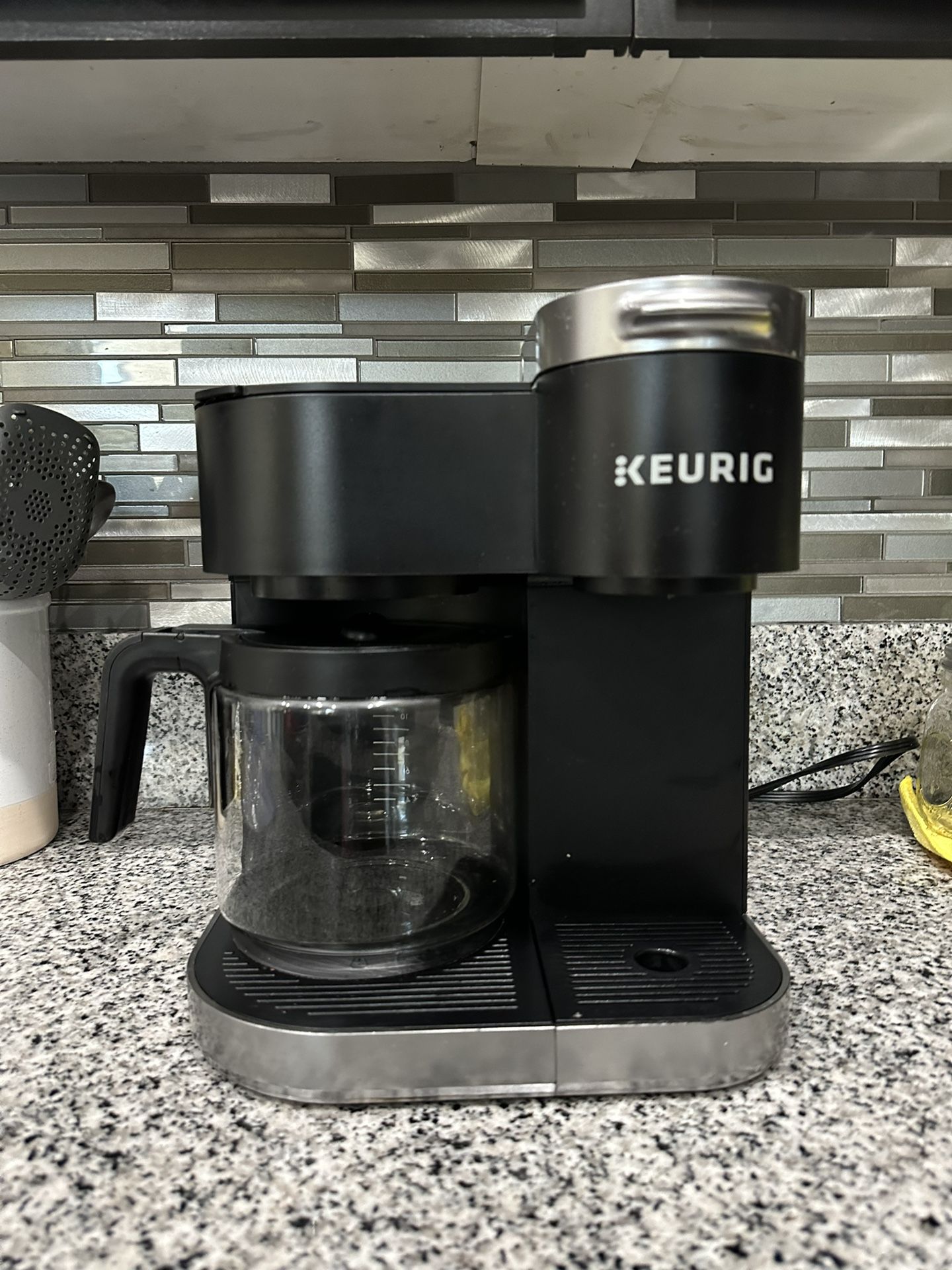 Black Coffee Machine -Keurig K-Duo Single Serve K-Cup Pod & Coffee maker
