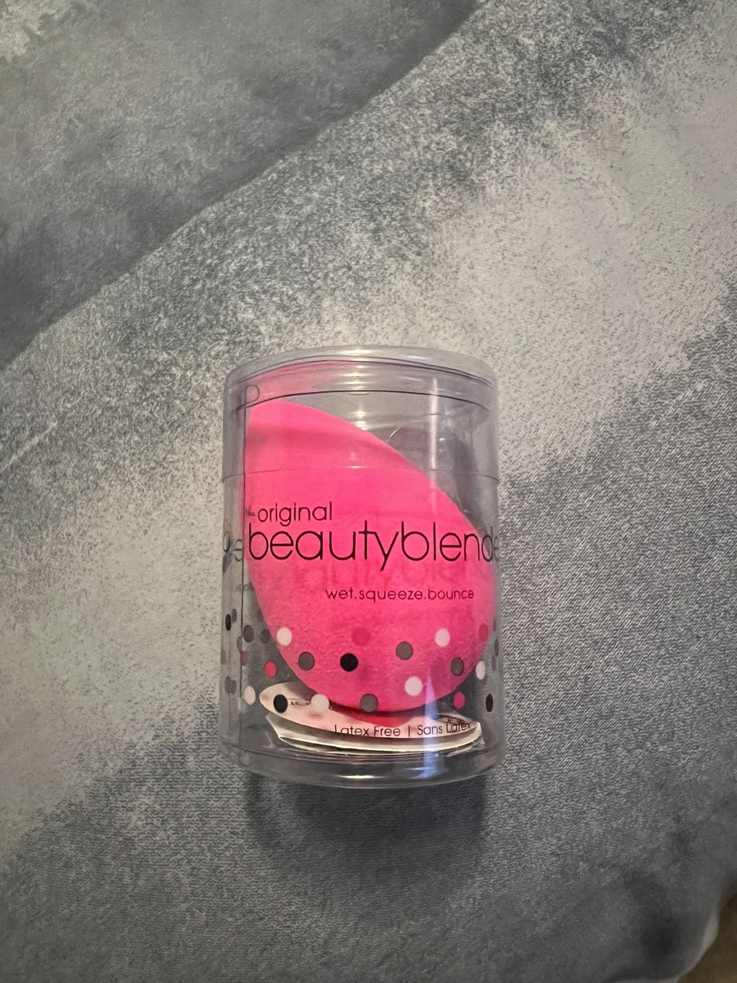 New - ORIGINAL Beauty Blender (New And Sealed)