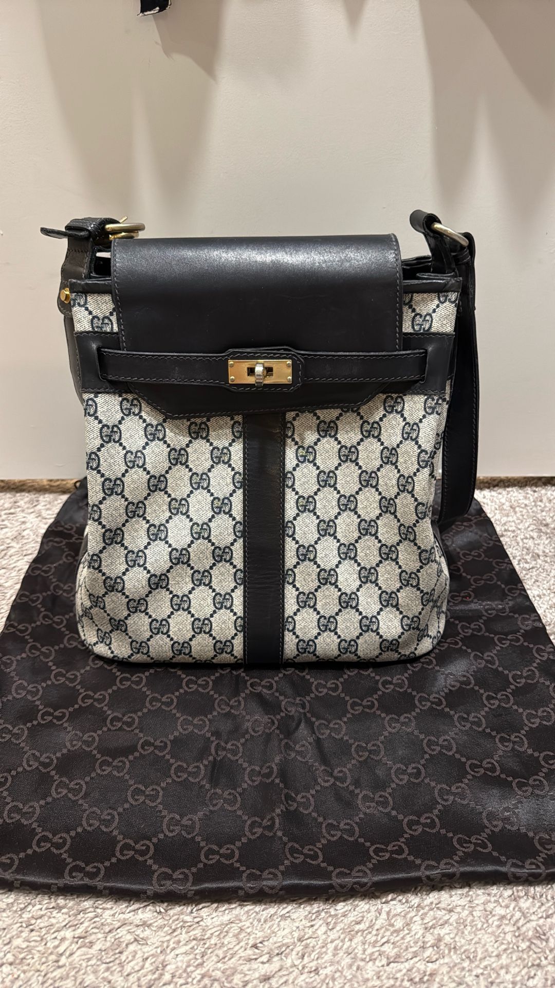 Authentic Vintage Gucci Bucket Shoulder Bag