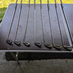 8 Ryder Cup Two  Golf Clubs