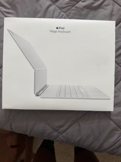 13” Apple iPad Magic Keyboard