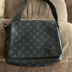 Louis Vuitton Man Bag