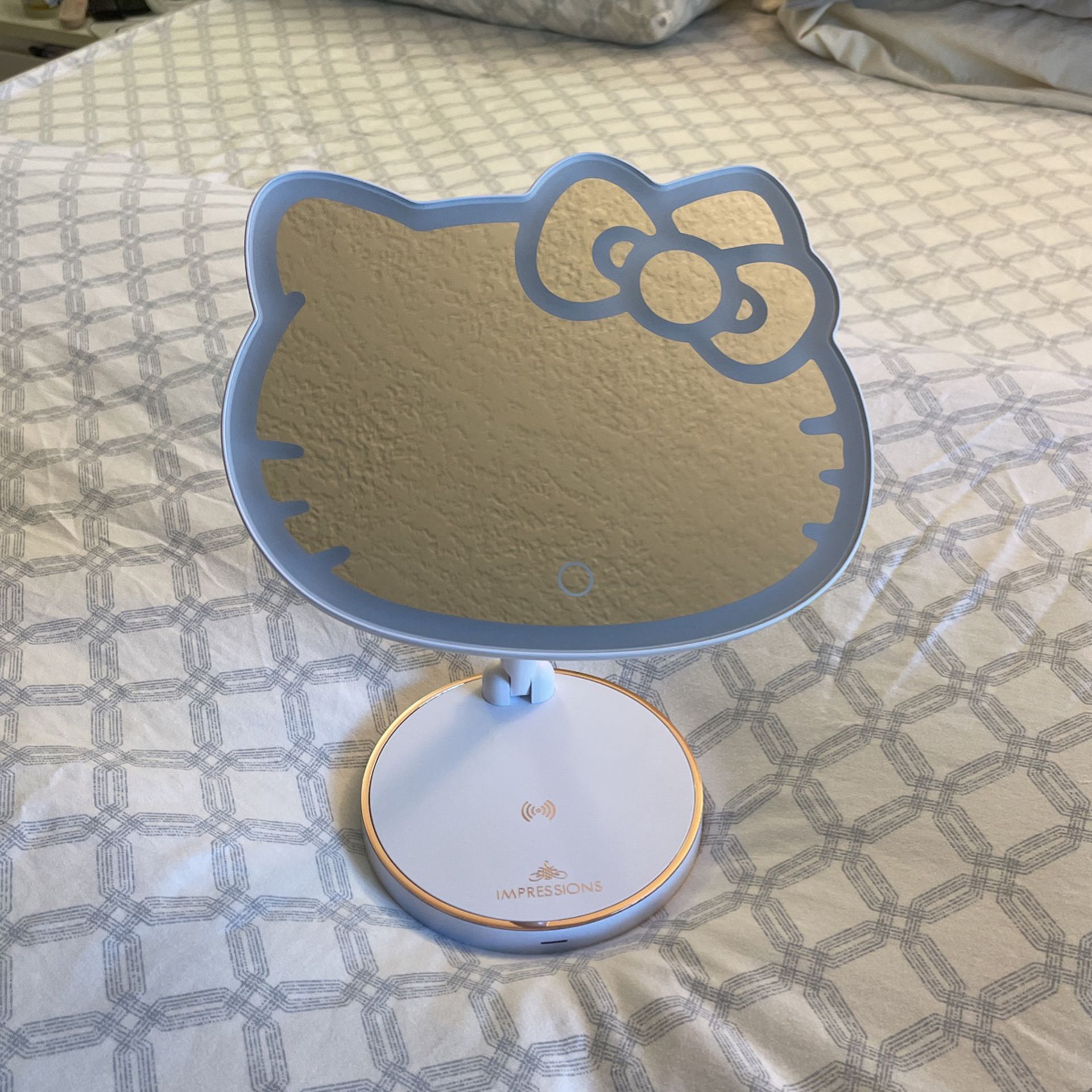 HELLO KITTY LED RECHARGEABLE MAKEUP MIRROR