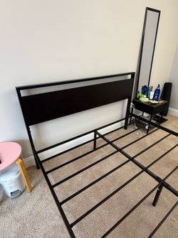 Metal platform bedframe