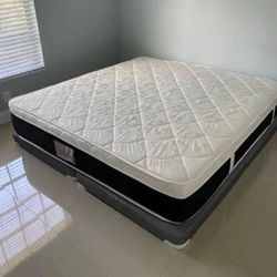 NEW Mattress King Size Plush Pillowtop With Box Spring // Offer  🚚