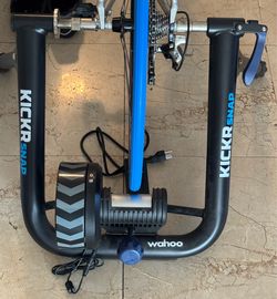WAHOO KICKR SNAP BIKE TRAINER.