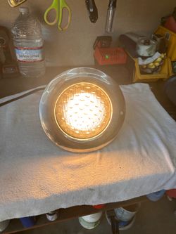Swimming pool light