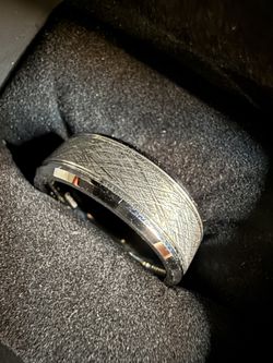 Men’s Tungsten Wedding Band – Brushed/Etched