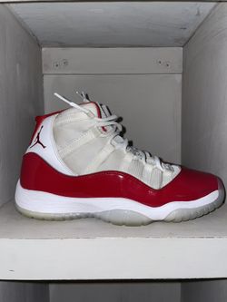 Jordan 11 Cherry🍒 Size 7y Sneakers 