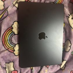 Mac Book Air M4 13 Inch 16 Gigs 