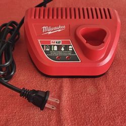 Milwaukee M12 Charger