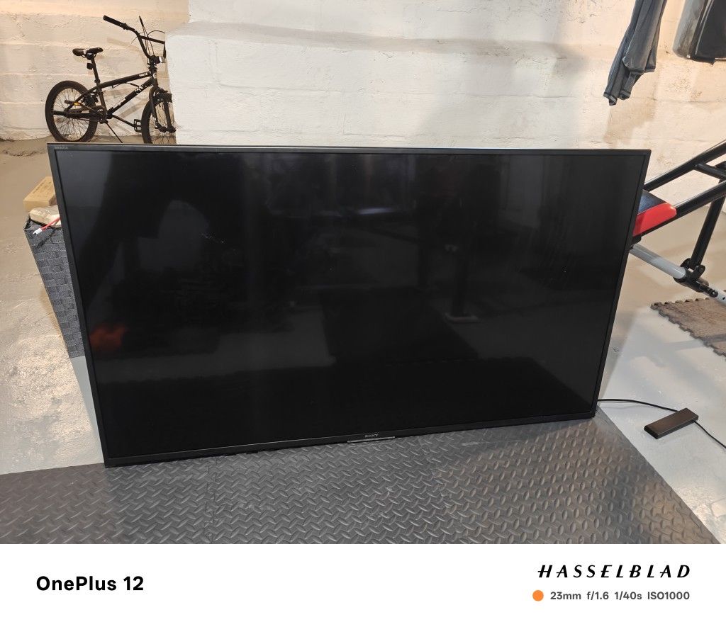 Tv Sony 65 inch XBR-65X750D