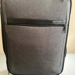 Skyline Softside Medium Spinner Expandable Luggage - Gray