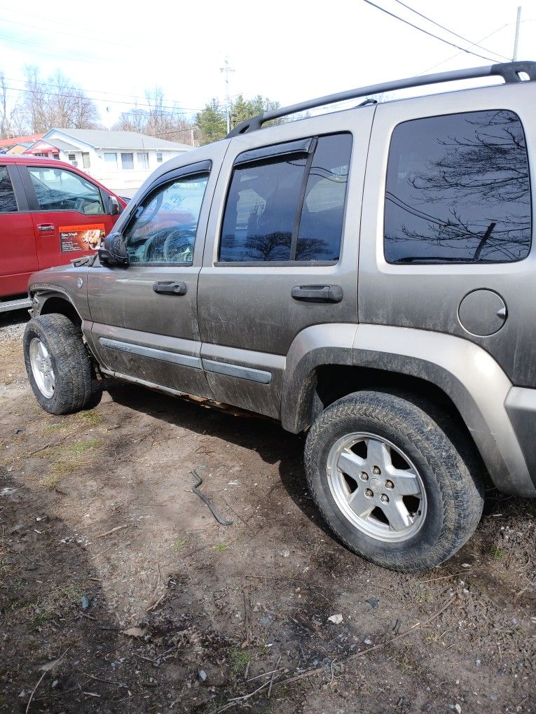 2005 JEEP LIBERTY PARTS