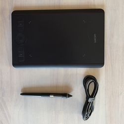 Wacom pro tablet with pen and cord