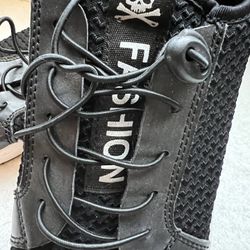 Fashion Sneaker, Size 7 1/2 For Men ❗️Firm Price❗️