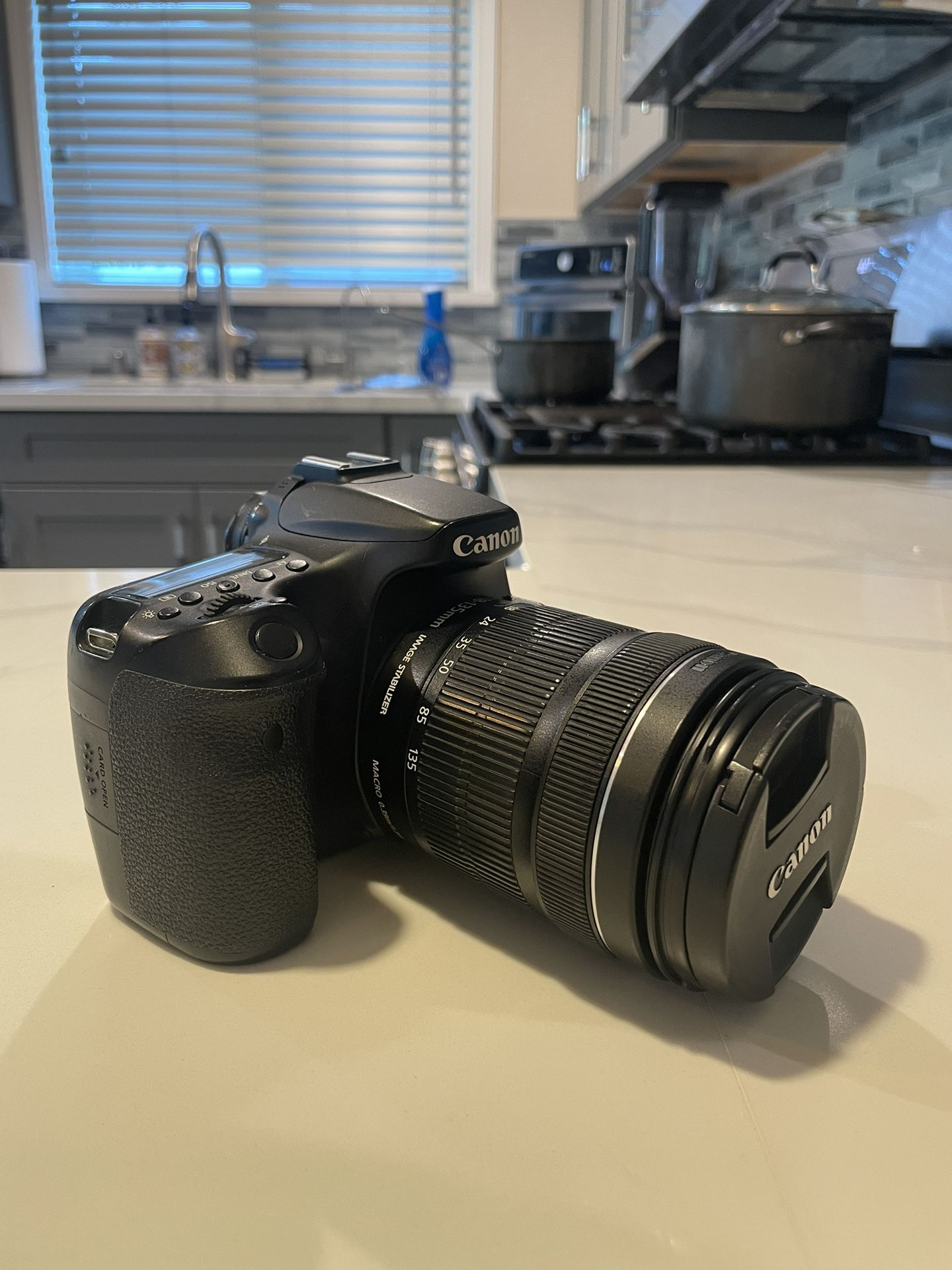 Canon EOS70D + stock lens 18-135 