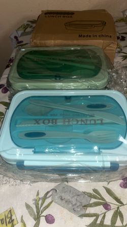 2 lunch boxes