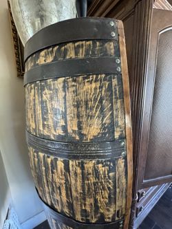( STONEY’S ) Bar Wine Barrel Display 