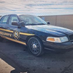 09 Ford Crown Vic police
