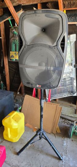 QFX PA Speaker with Tripod Stand