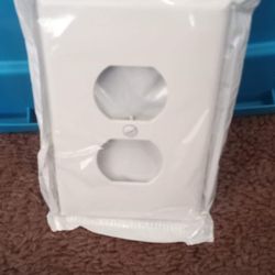 Outlet Wall Plates w/ Screw