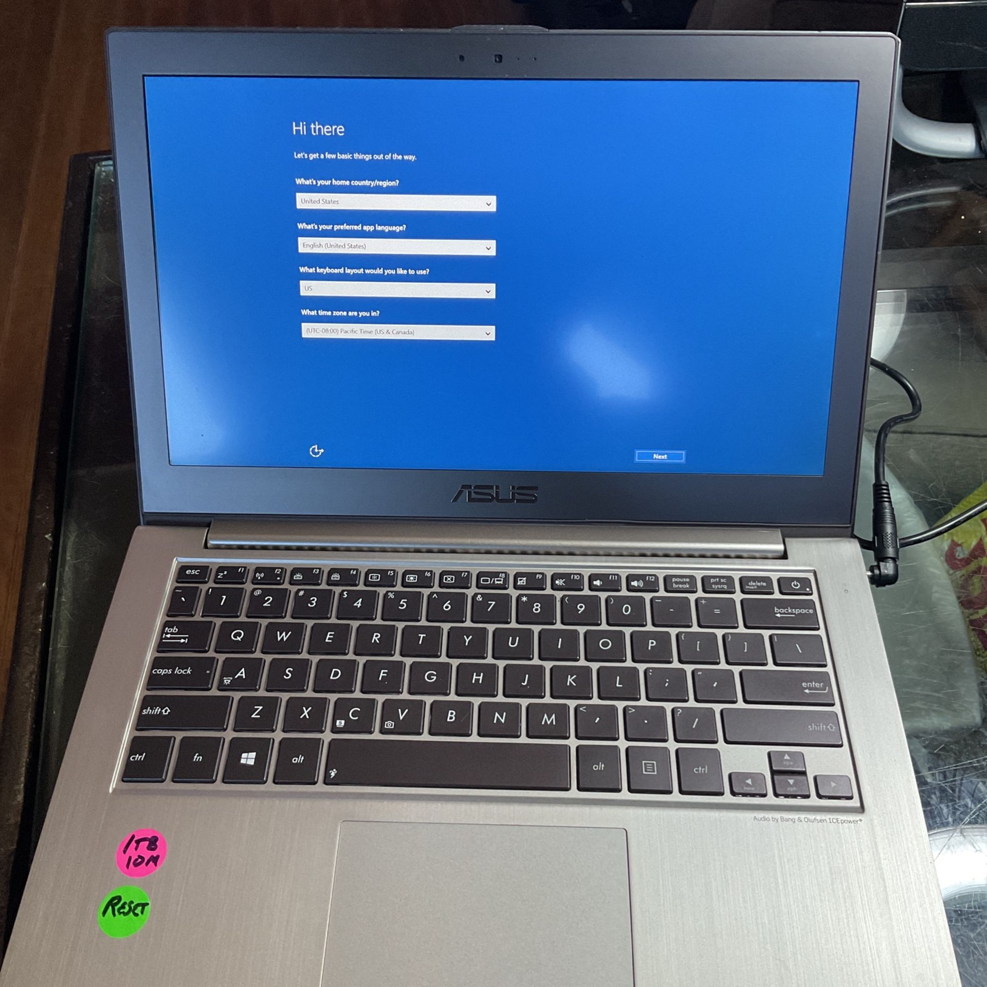 Asus Stainless Cover Laptop one terabyte hard drive with windows 10 completely factory reset ready to go with charger