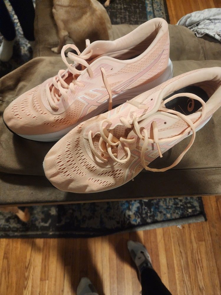 Barely Worn Excellent Condition Assic