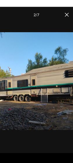 Beautiful 5th Wheel Like Apartment Size Nomad By Skyline Very Nice