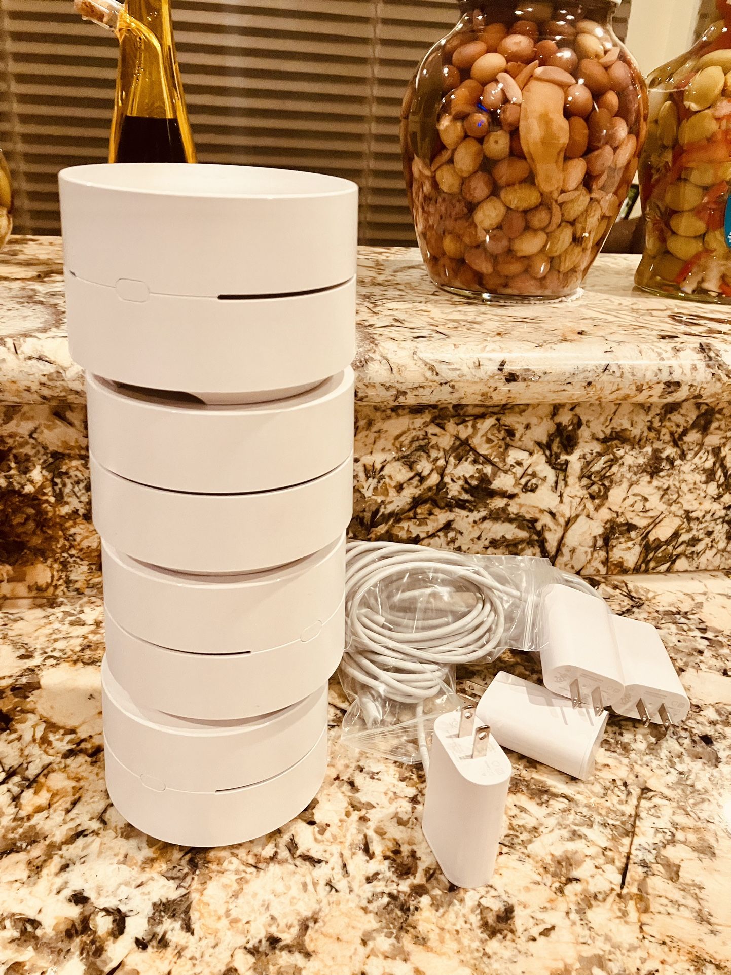 Google Wifi Mesh System AC1304 (4 Pucks)