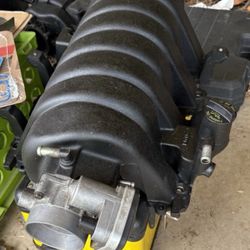 6.1 Hemi Heads And Intake Complete Set