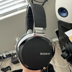 Sony MDR-Z7 Audiophile Headphones