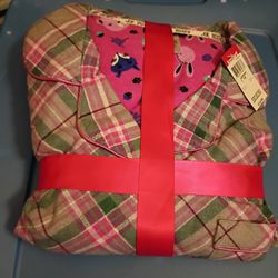 Pamper Her Pajama Set 1X, Axe Bath And Body for her, Bath Lavender Set, Lavender Lotion And Body Mist, Lavender Foot Lotion And Socks, 