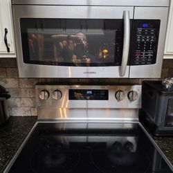 Samsung SMH1713S
Stainless Steel 
1.7 Cubic Feet 
Large Capacity
300 CFM ventilation
Microwave 