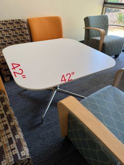 Steelcase Coalesse®️SW-1 square conference table