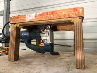 Bosch Jig Saw w/Wooden Table