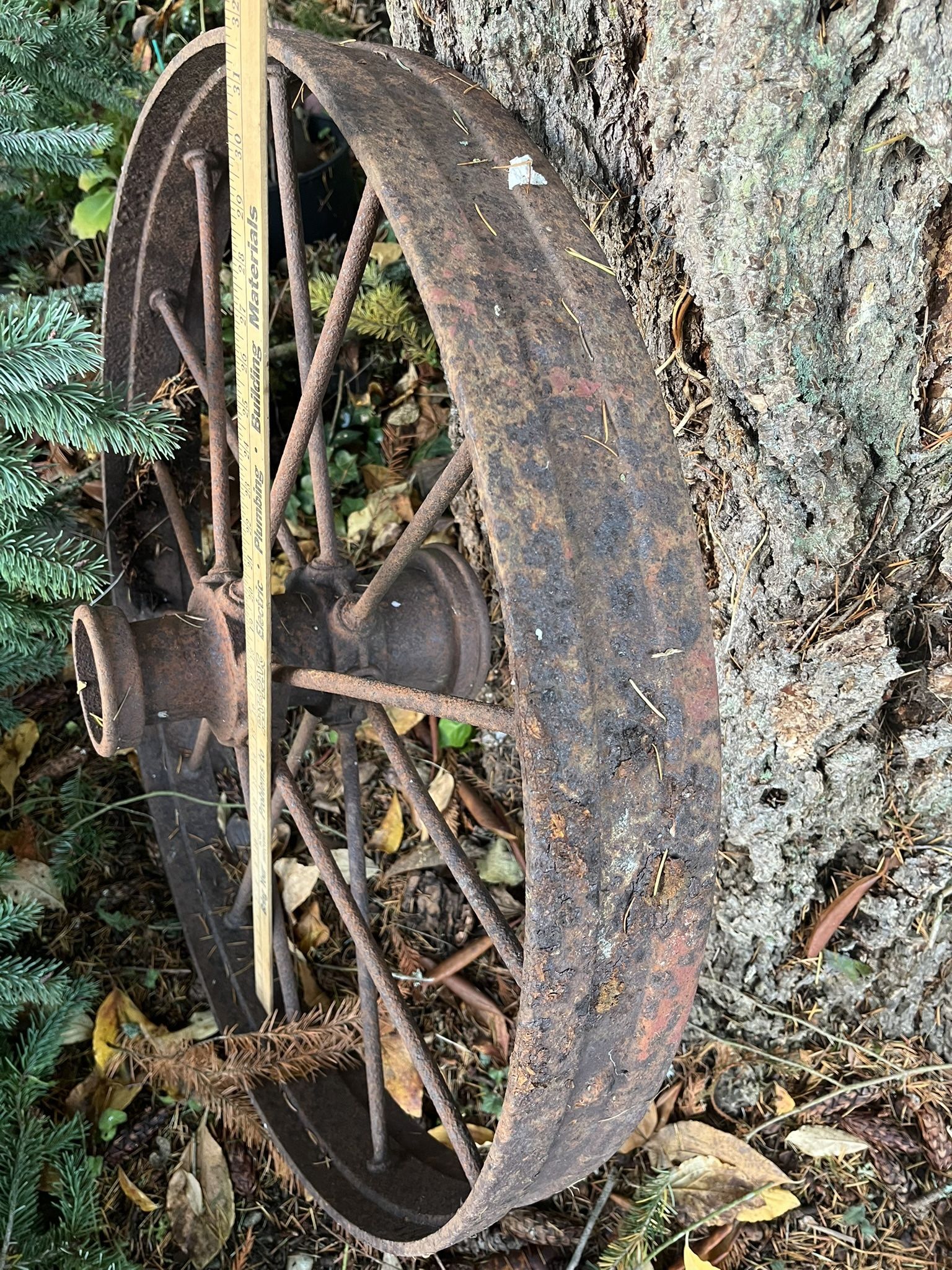 Antique Metal (no Wood) Wagon Wheel. This Wheel Was Used On A Dairy Farm in Auburn, WA. It Is Heavy But Can Be Rolled. 