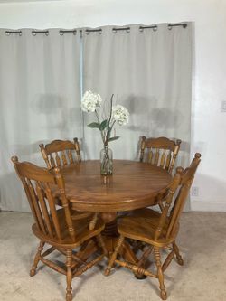 Charming Solid Wood Dining Table & 4 Chairs / Mesa Comedor Madera Solida 4 Sillas