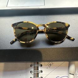 gucci men’s glasses only worn once