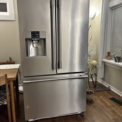 Frigidaire 36 inch 27.8 cu. ft. capacity French Door Refrigerator