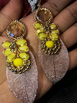 Elegantes aretes de cristal checo