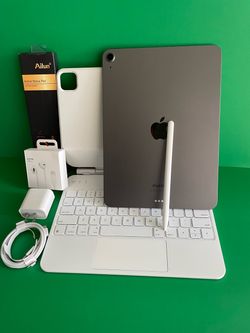Apple IPad Air 5th Generation (10.9” Liquid Retina/ M1 chip / 2022 Model) 64GB with pen, keyboard case & Accessories (256gb $479)