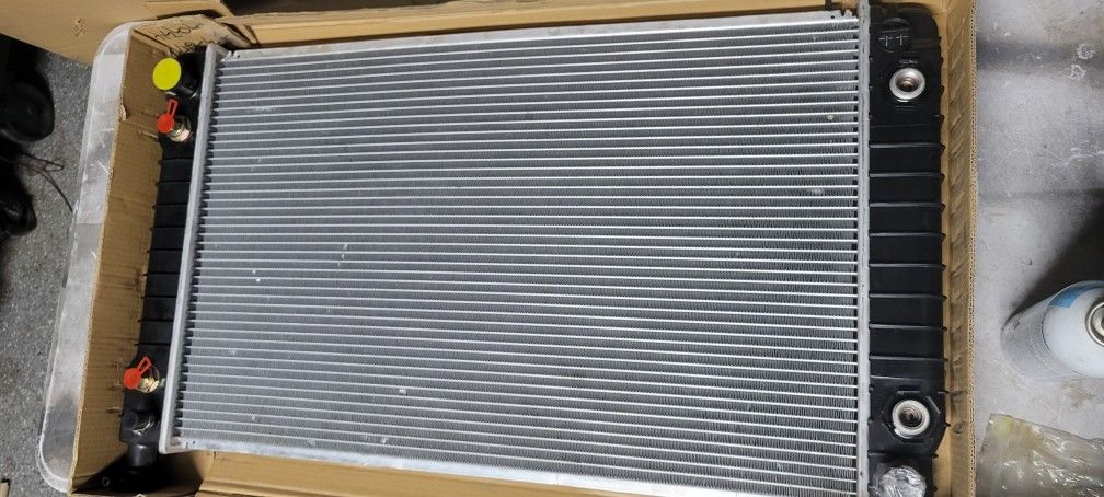95-99 Chevrolet C/K1500 Radiator OEM Part#1790