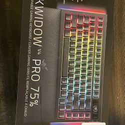 Razer BLACKWIDOW V4 PRO 75%