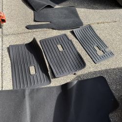 Tesla Y Stock Car Mats 